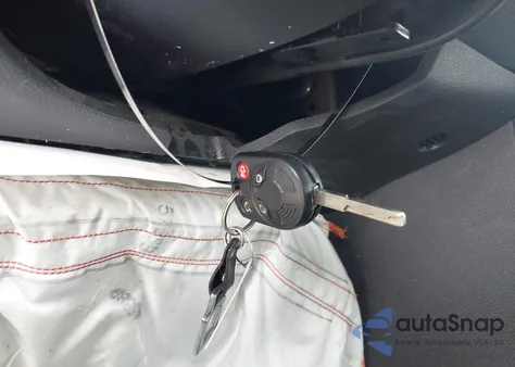 2016 Ford Focus Se z USA, uszkodzony, nr VIN 1FADP3F2XGL327799